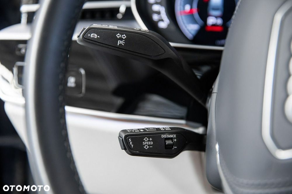 Audi S8 - 30