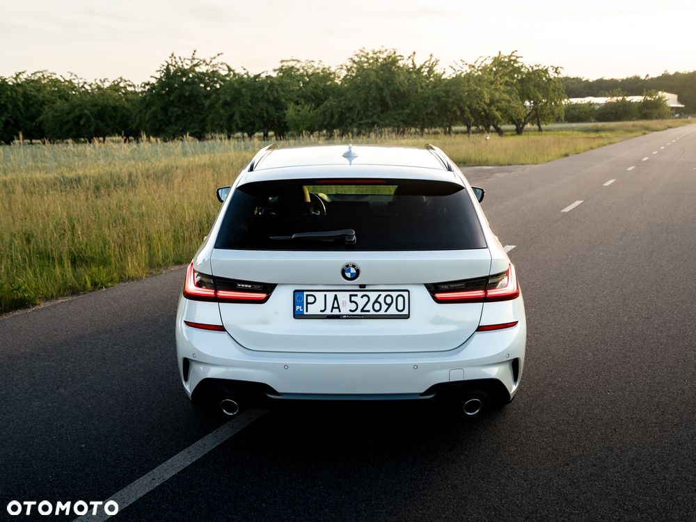 BMW Seria 3 320d xDrive mHEV M Sport sport - 16