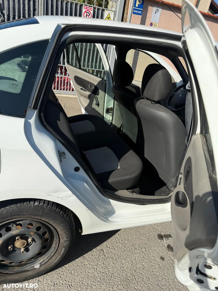 Renault Symbol - 12