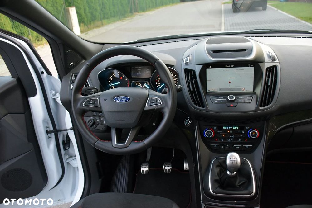 Ford Kuga 1.5 EcoBoost 2x4 Titanium - 17