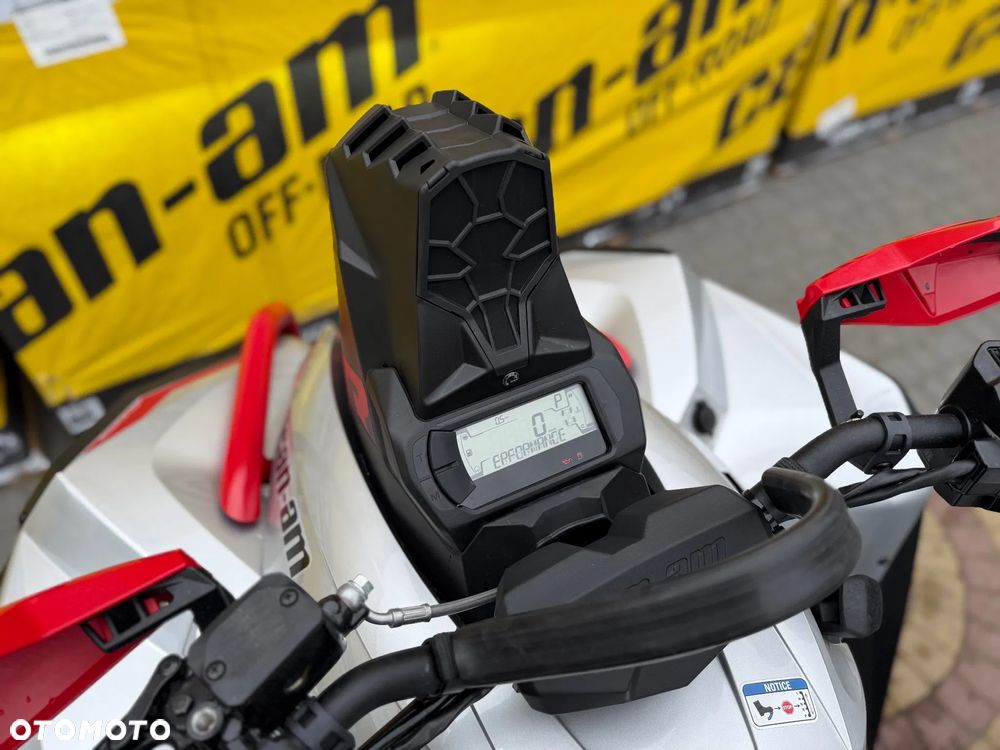 Can-Am Renegade - 10