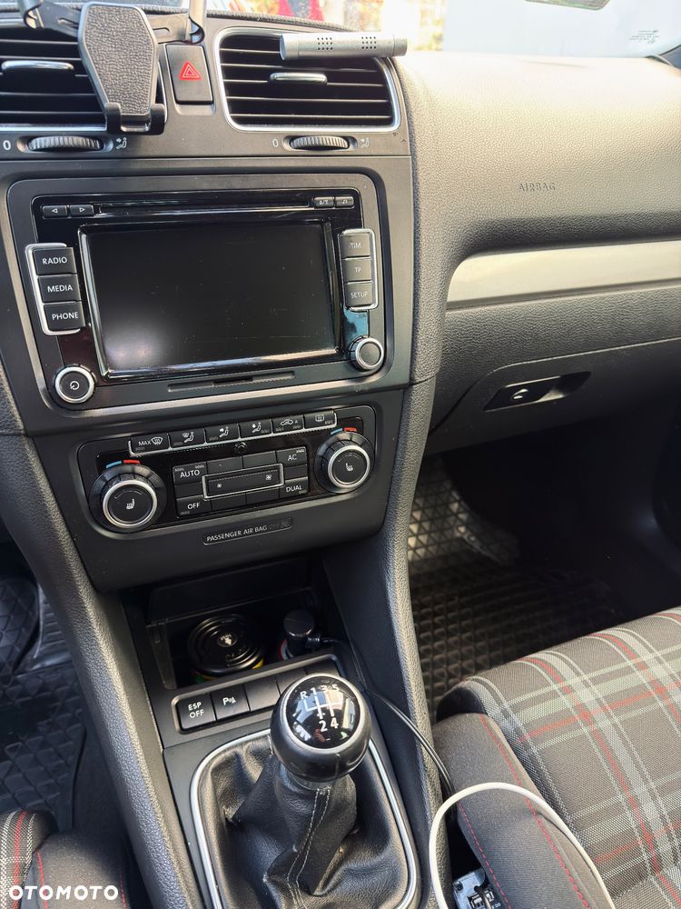 Volkswagen Golf 2.0 TDI Highline - 14