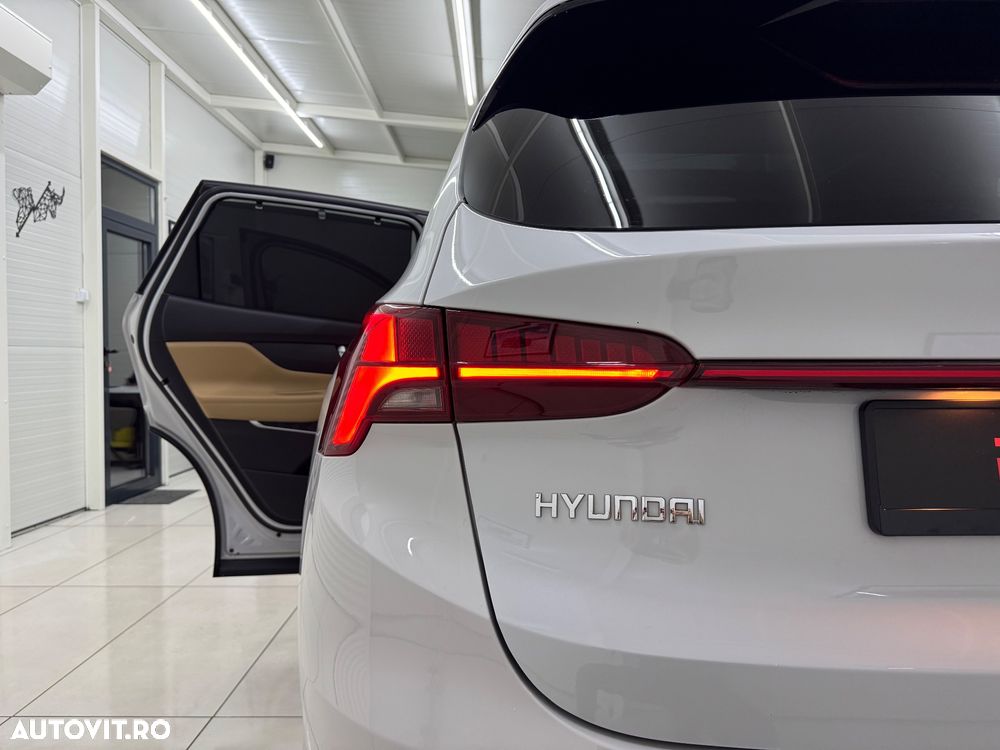 Hyundai Santa Fe 1.6 l 265 CP 4WD 6AT Luxury - 16