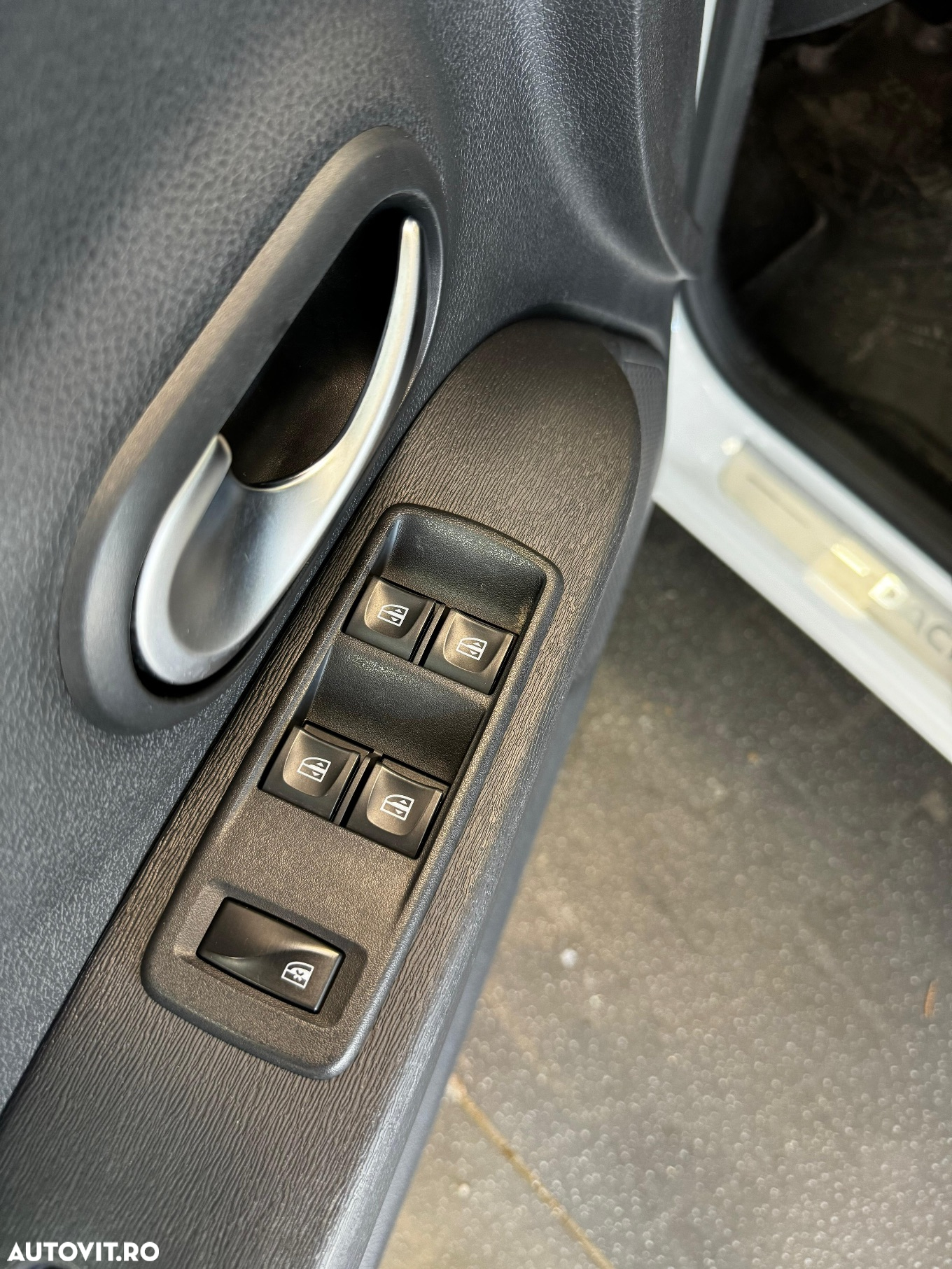 Dacia Lodgy 1.5 Blue dCi Laureate - 12