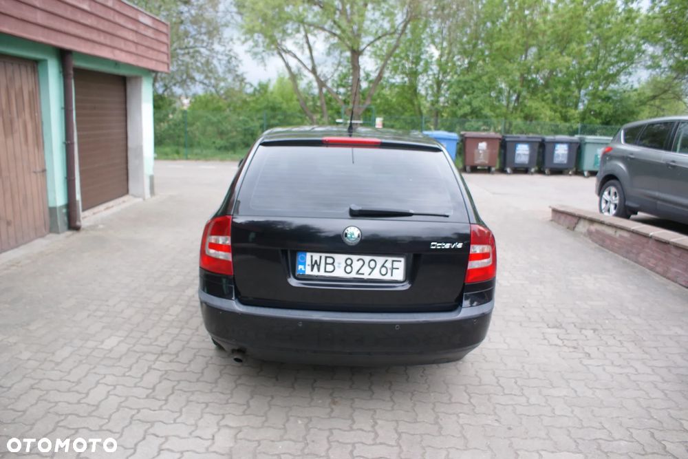 Skoda Octavia 1.6 - 10