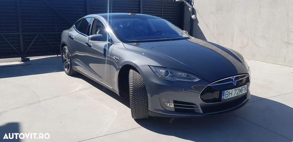 Tesla Model S Performance - 16