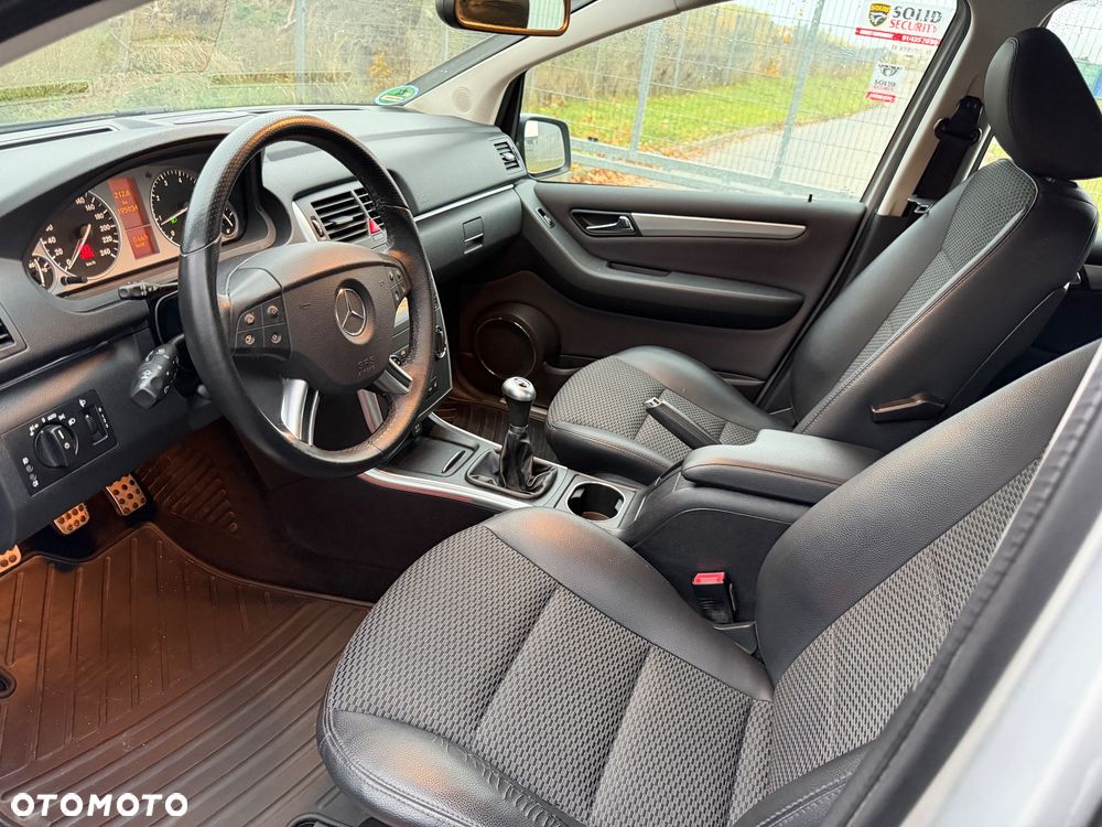 Mercedes-Benz Klasa B 180 BlueEFFICIENCY - 19