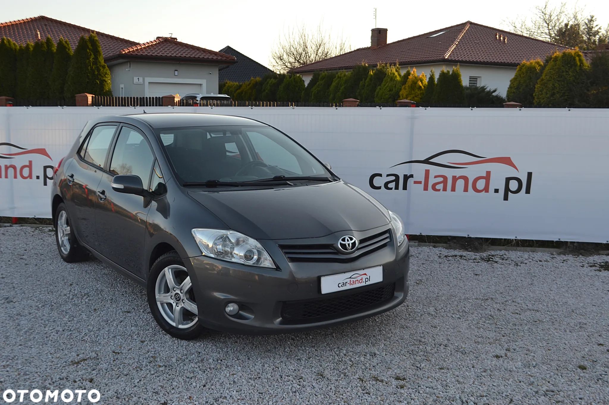 Toyota Auris 1.4 D-4D Premium - 1