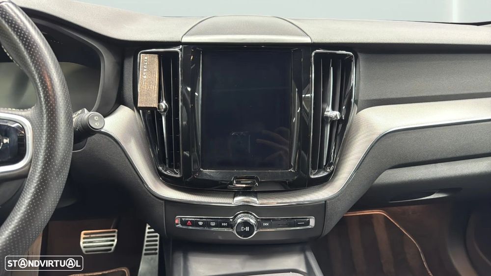 Volvo XC 60 2.0 T8 PHEV R-Design AWD - 20