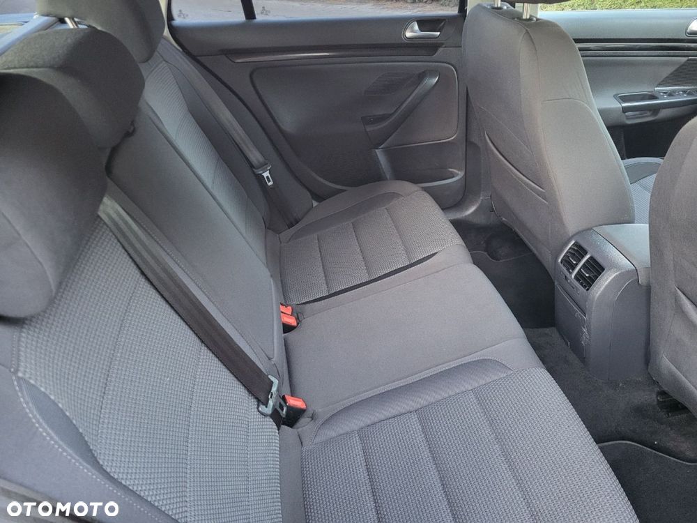 Volkswagen Golf - 15