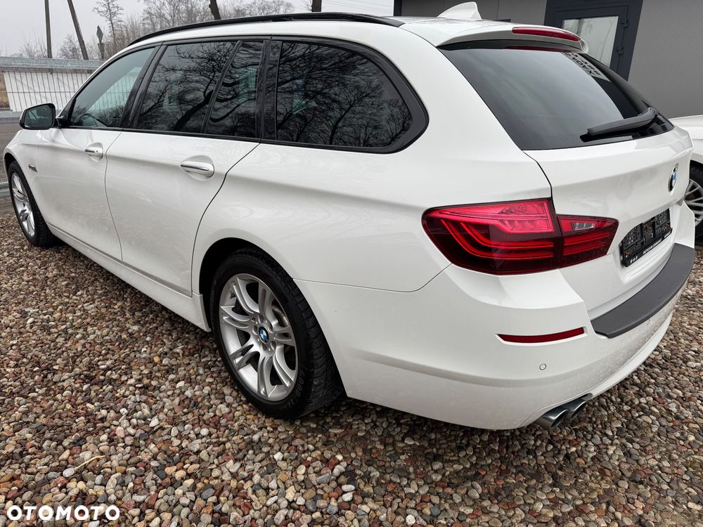 BMW Seria 5 525d xDrive - 12
