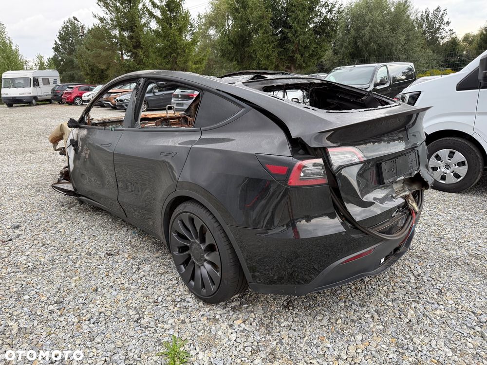 Tesla Y Model Performance Dual Motor AWD - 15