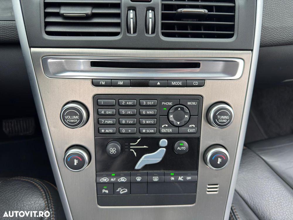 Volvo XC 60 D5 AWD Aut. Momentum - 19