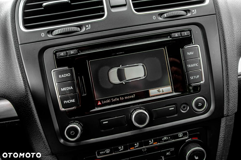 Volkswagen Golf 2.0 GTI DSG adidas - 31
