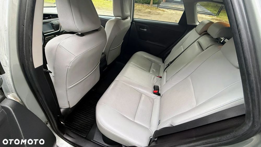 Toyota Auris - 10