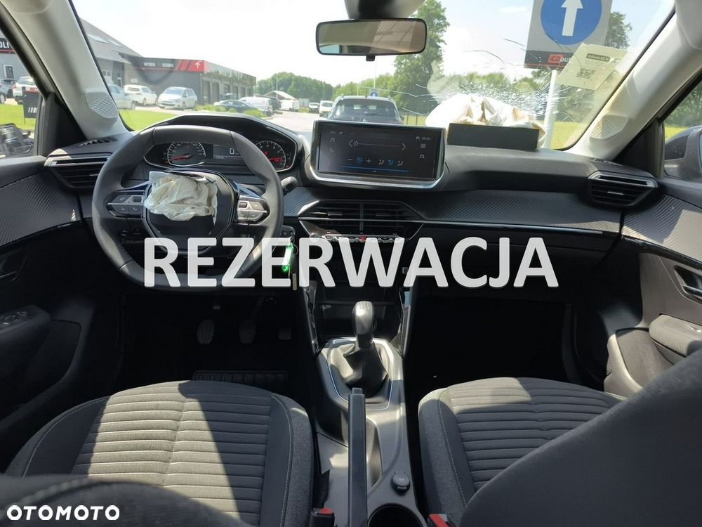 Peugeot 208 - 1