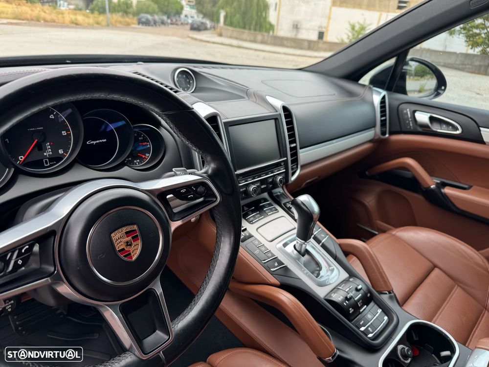 Porsche Cayenne Platinum Edition - 8