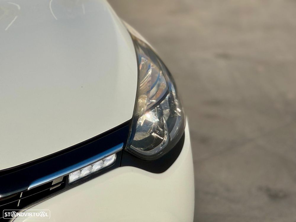 Renault Clio 0.9 TCe Limited - 17