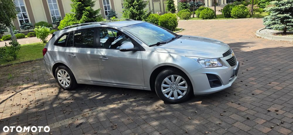 Chevrolet Cruze 1.6 LS - 23