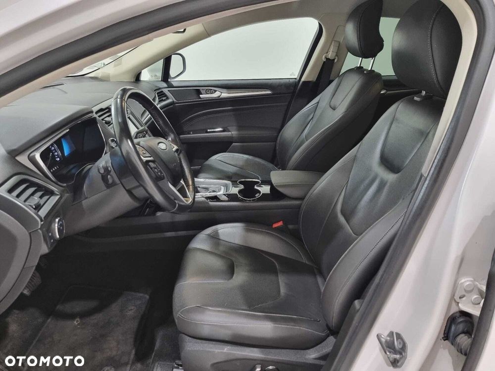 Ford Mondeo - 26