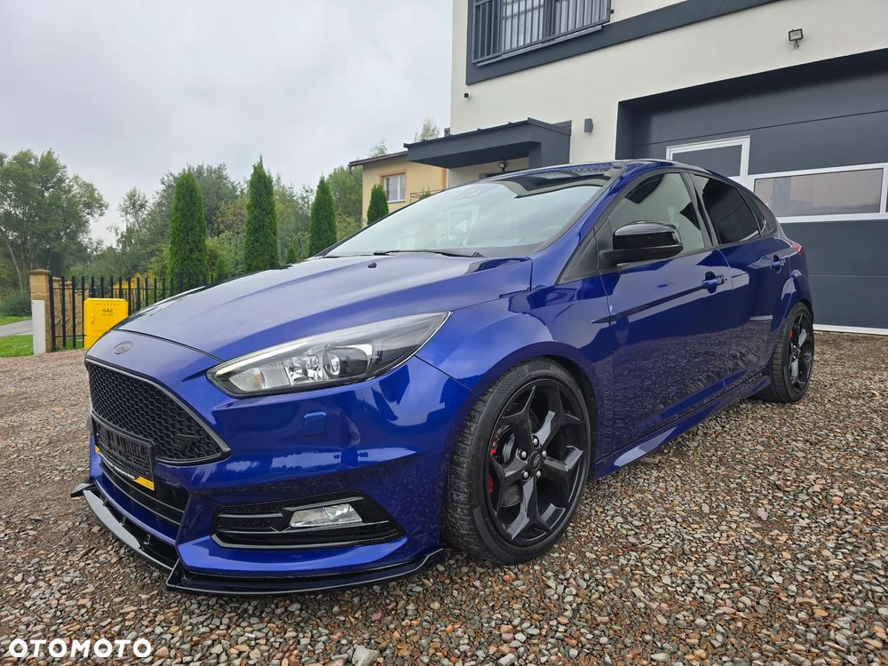 Ford Focus 2.0 EcoBoost ST mit Leder-Sport-Paket - 1