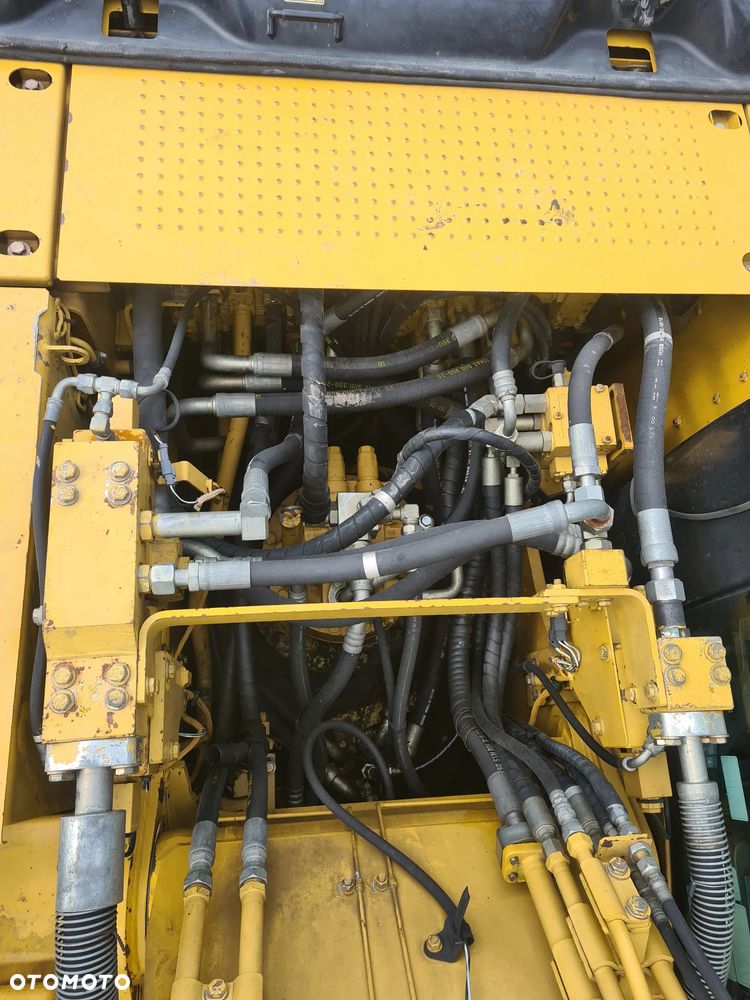 Caterpillar 323 D - 14