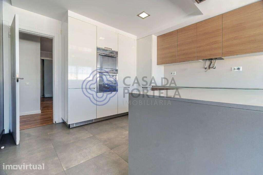 Apartamento T2+1 com espaço exterior em Setúbal - Grande imagem: 3/26