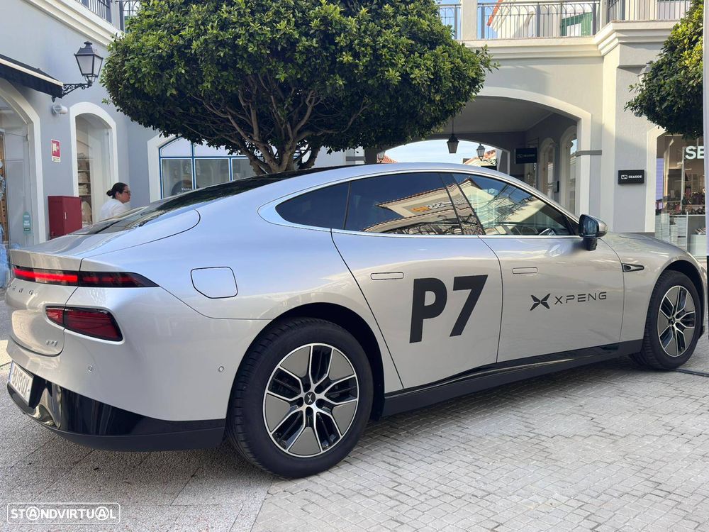 Xpeng P7i 86.2 kWh Long Range + Premium Cockpit - 9