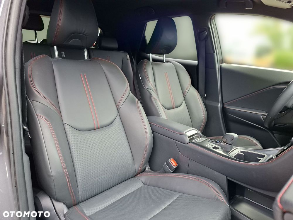 Lexus LBX 1.5 Hybrid Emotion - 16