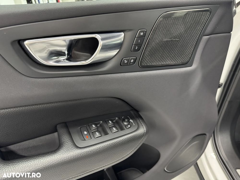 Volvo XC 60 T6 AWD Recharge Geartronic Inscription - 7