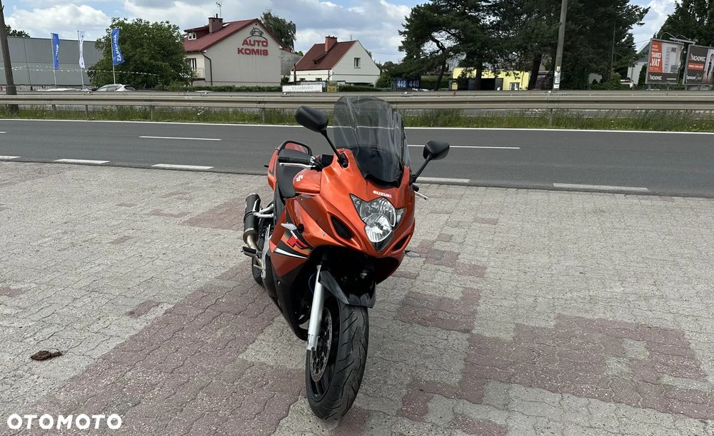 Suzuki GSX - 7