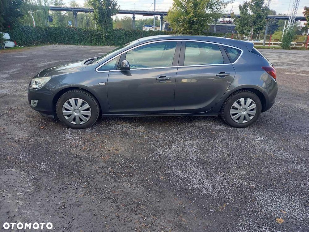 Opel Astra IV 1.4 T Cosmo - 1