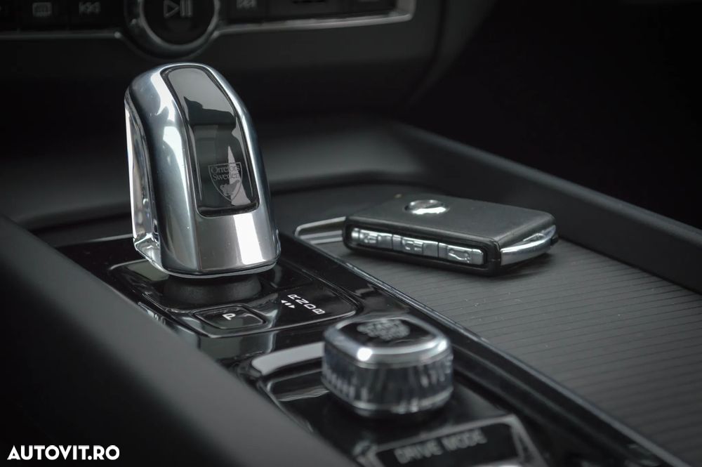 Volvo XC 60 T8 Twin Engine AWD Geartronic Inscription - 40