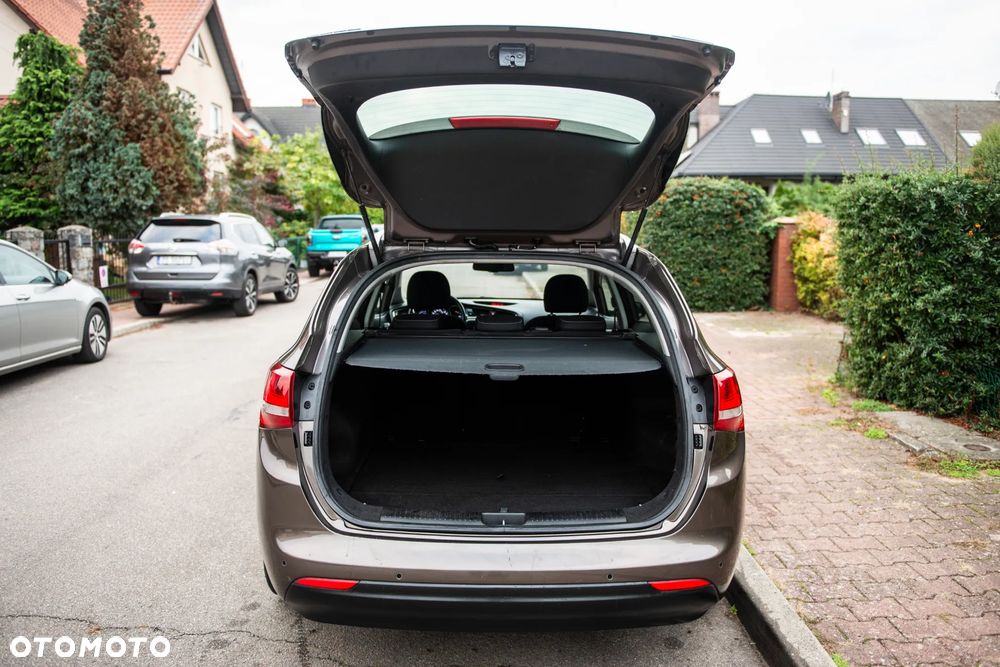 Kia Ceed 1.6 GDI ISG Vision - 14