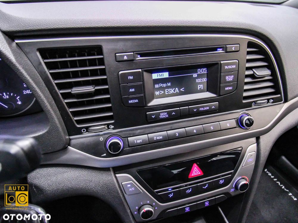 Hyundai Elantra 1.6 Comfort - 19