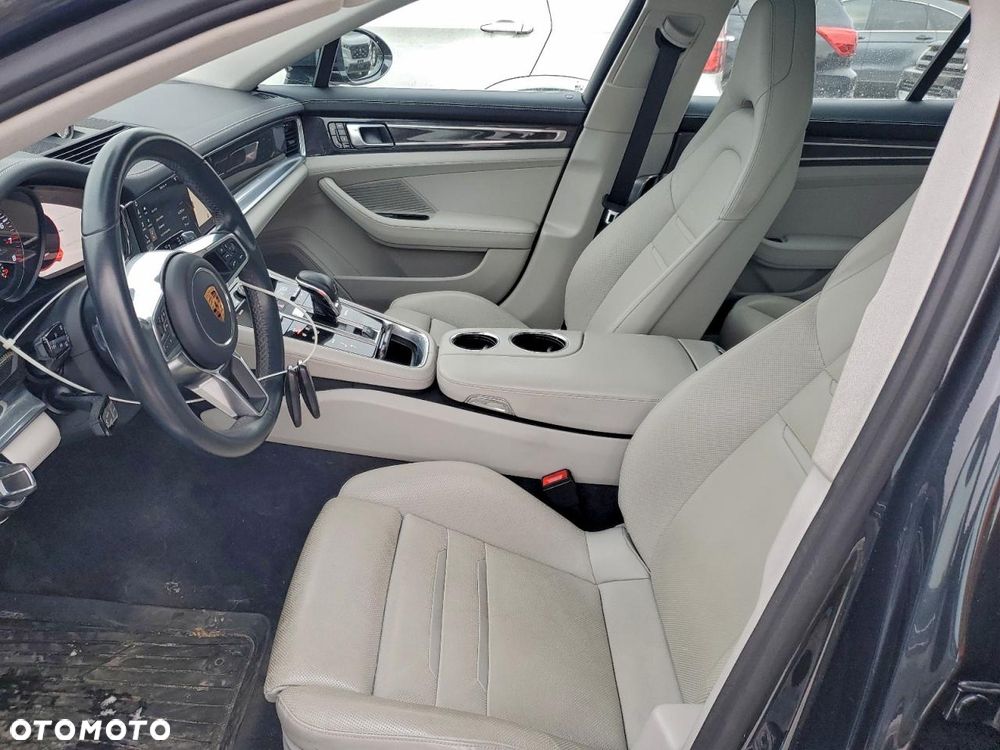 Porsche Panamera - 7