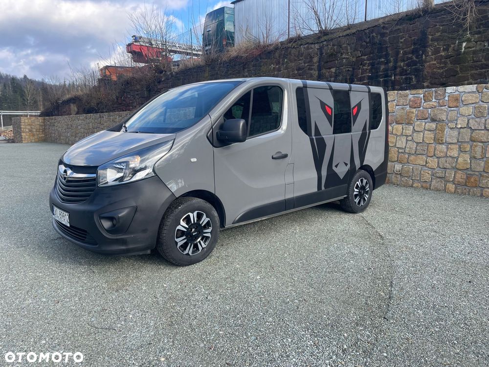 Opel Vivaro - 1