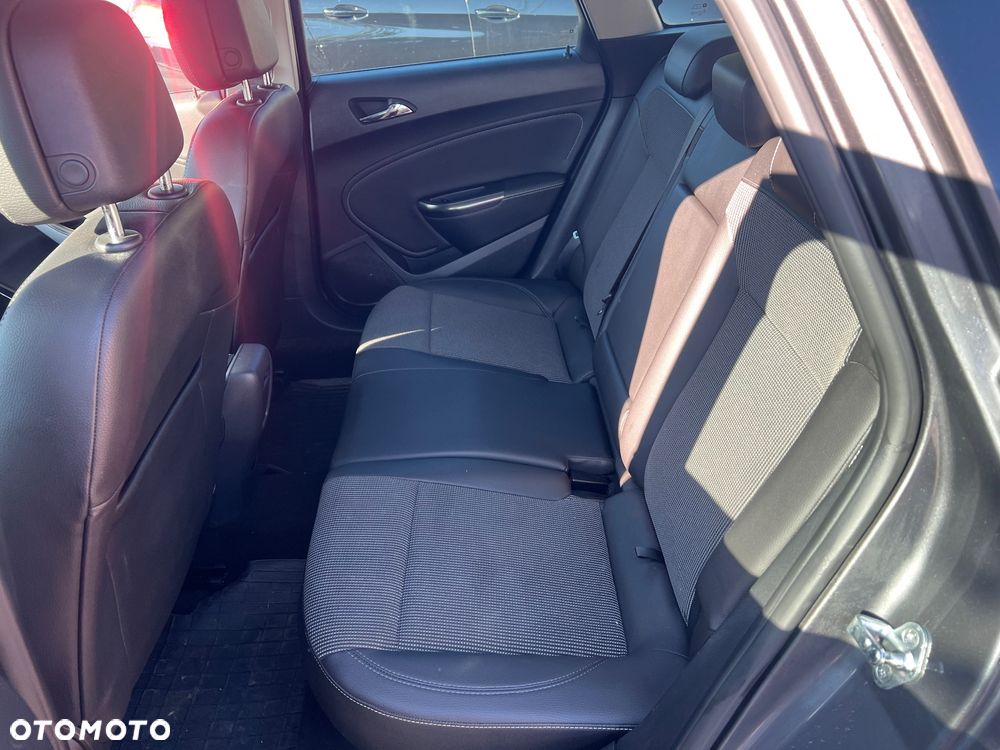 Opel Astra IV 1.4 T Cosmo S&S - 24