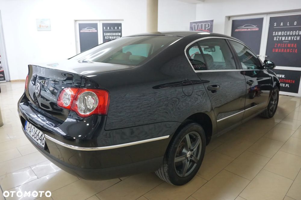 Volkswagen Passat 2.0 TDI DSG Comfortline - 10