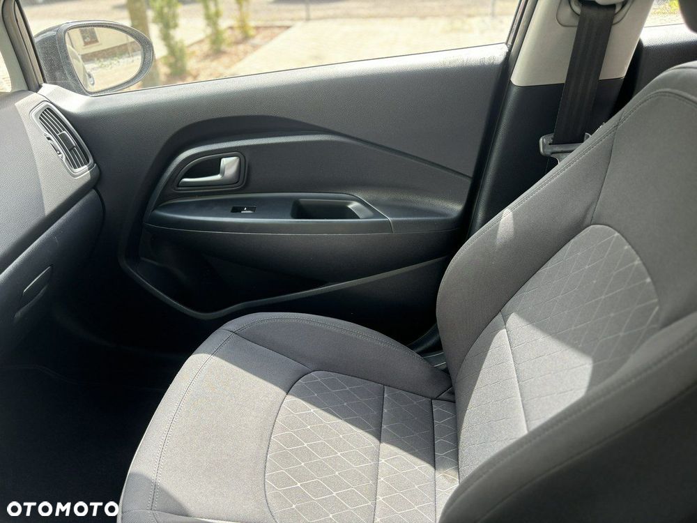 Kia Rio - 14