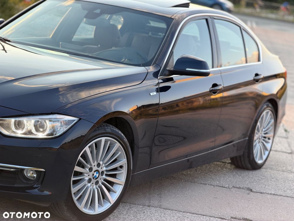 BMW Seria 3 328i Luxury Line - 11
