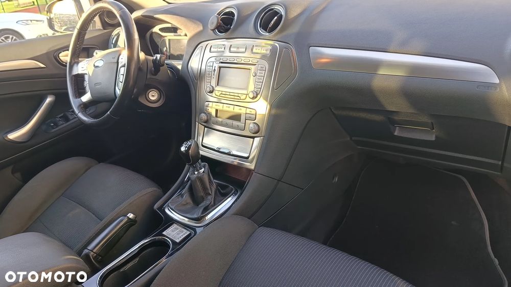 Ford Mondeo - 9