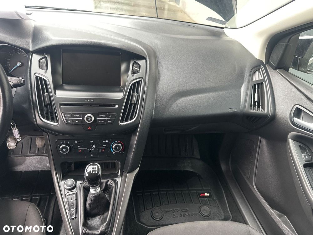 Ford Focus 1.0 EcoBoost Trend - 11