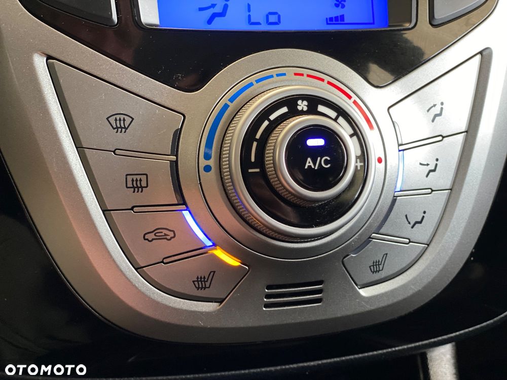 Hyundai ix20 1.4 Premium - 27