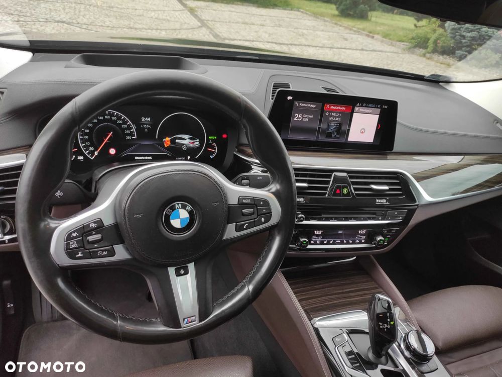 BMW 6GT - 4