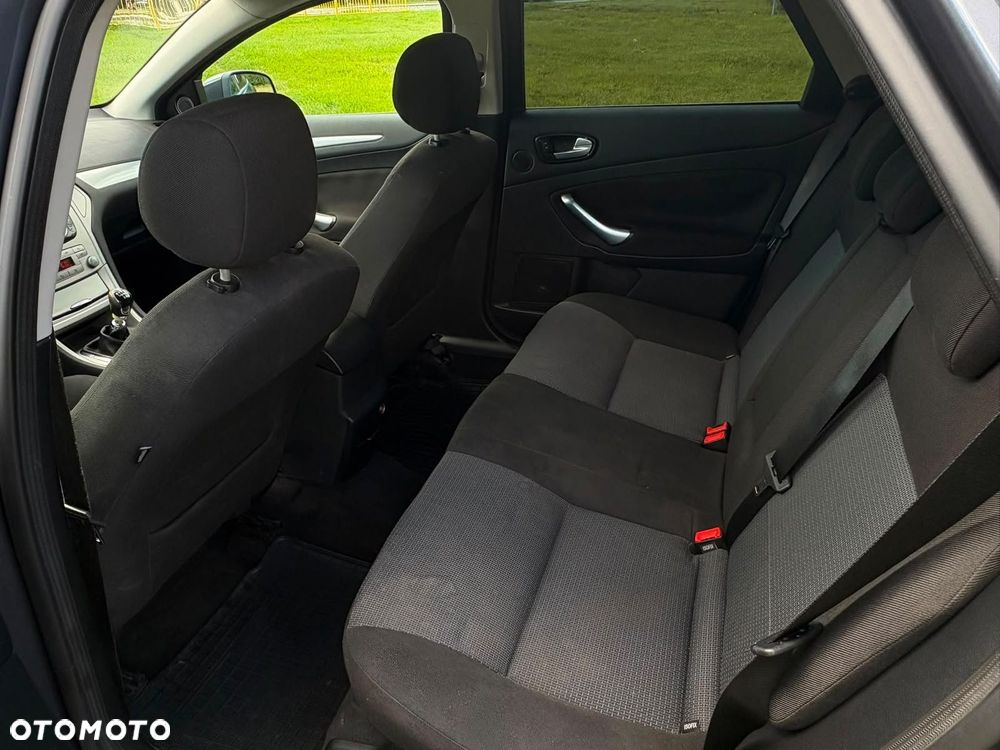 Ford Mondeo - 13