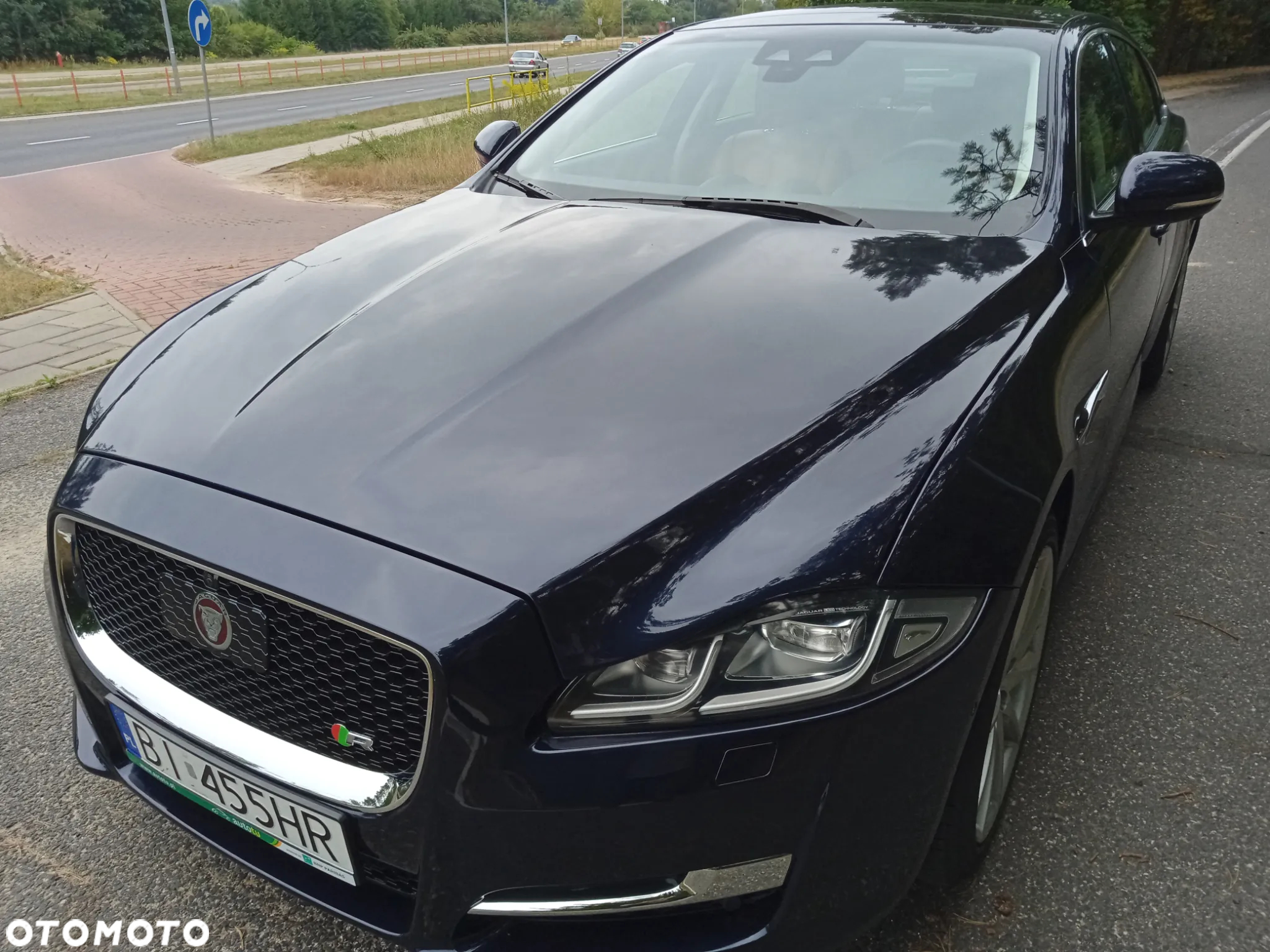 Jaguar XJ 3.0 T AWD R-Sport - 26