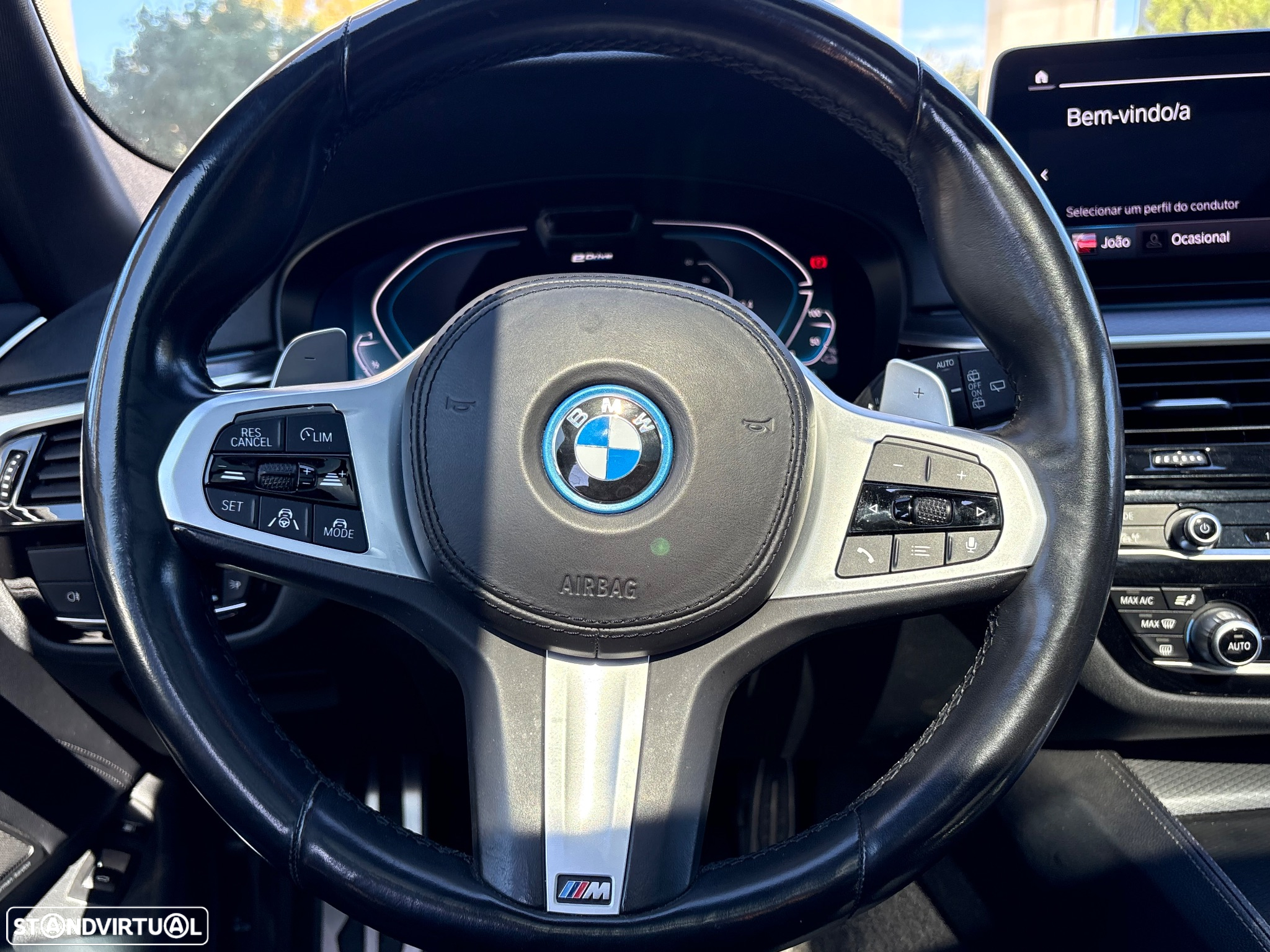 BMW 530 e Pack Desportivo M - 12