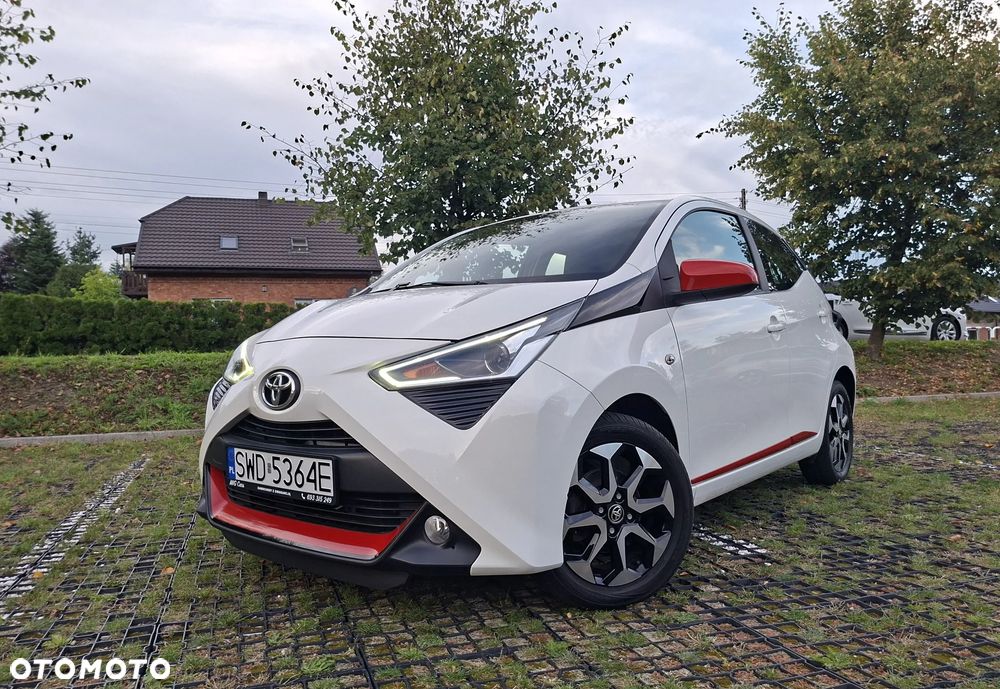 Toyota Aygo x-play connect - 2