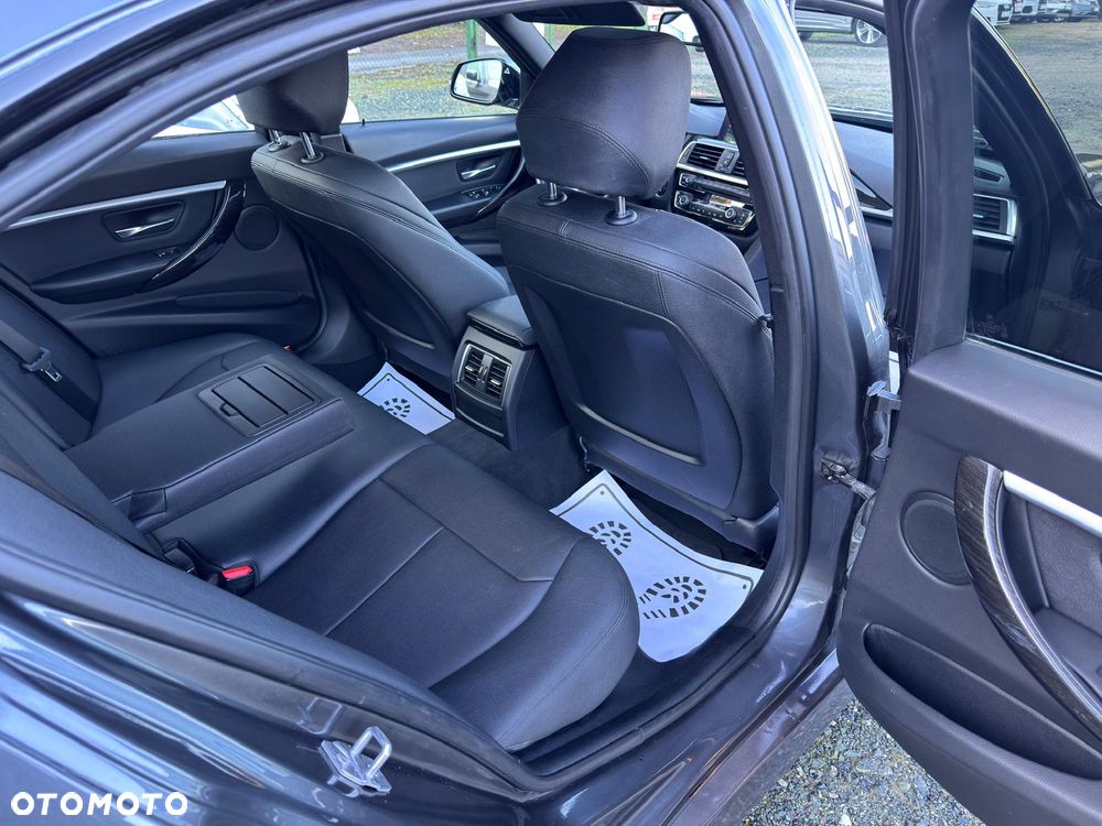 BMW Seria 3 330i GPF xDrive M Sport - 17